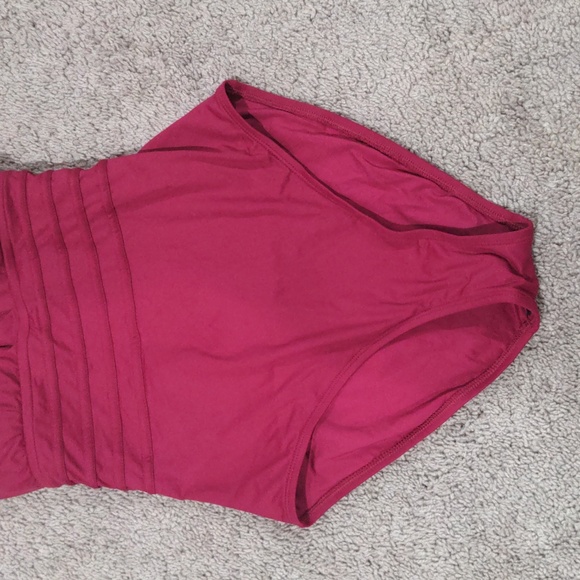 La Blanca Island Goddess Cross Back One Piece Swimsuit Wine Red Purple Size 8 - Picture 4 of 7